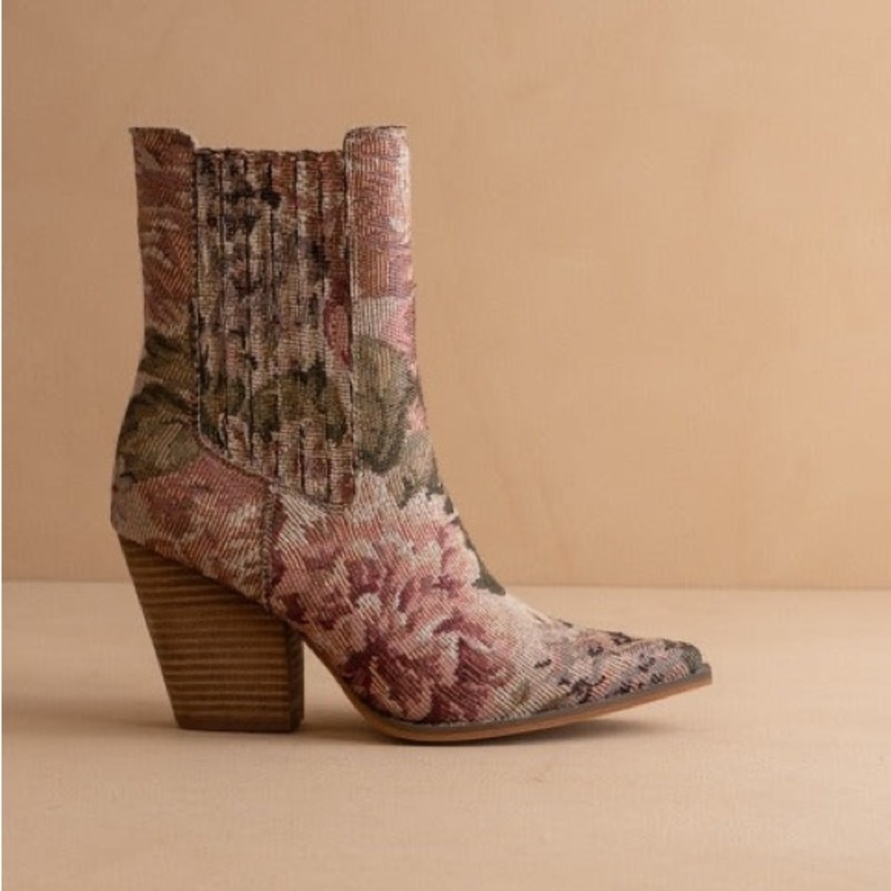 Vintage Floral Jacquard Tapestry Ankle Western Boots - Oasis Society - Picture 3 of 5